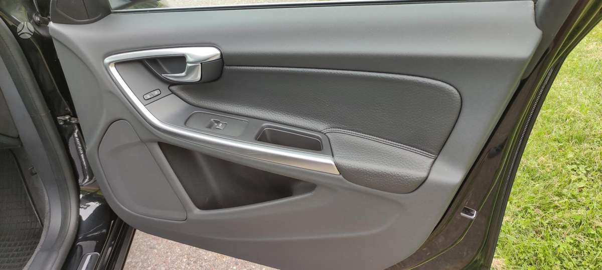 Volvo V60, 2.4 l., hatchback