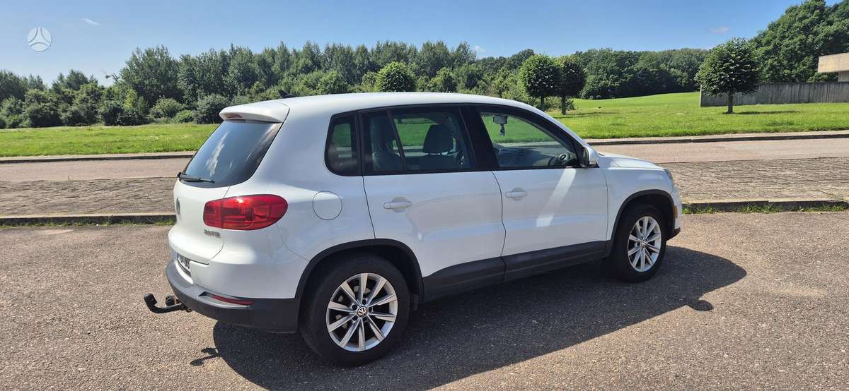 Volkswagen Tiguan - 2