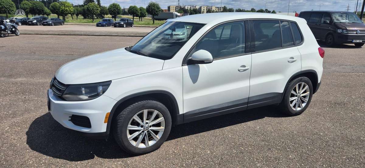 Volkswagen Tiguan - 4