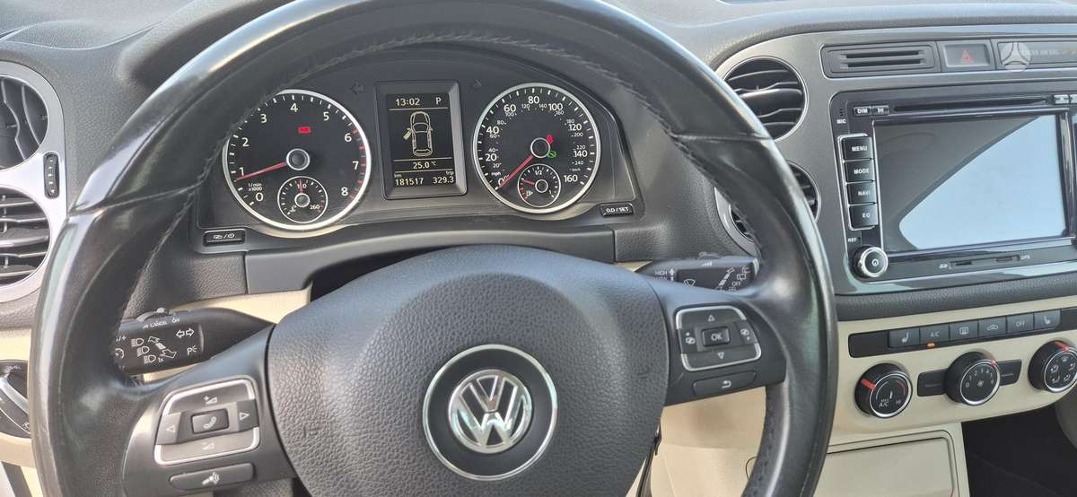 Volkswagen Tiguan - 8
