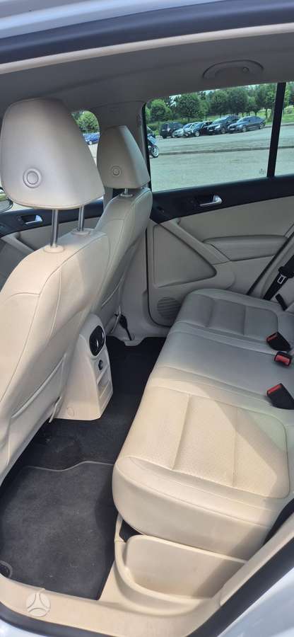 Volkswagen Tiguan - 9