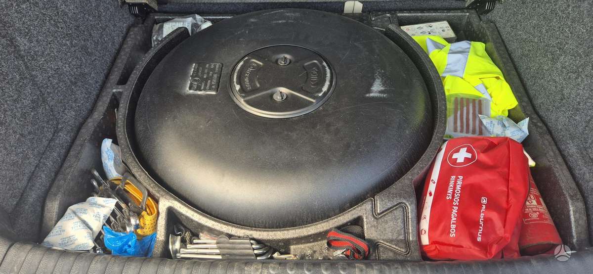 Volkswagen Tiguan - 11