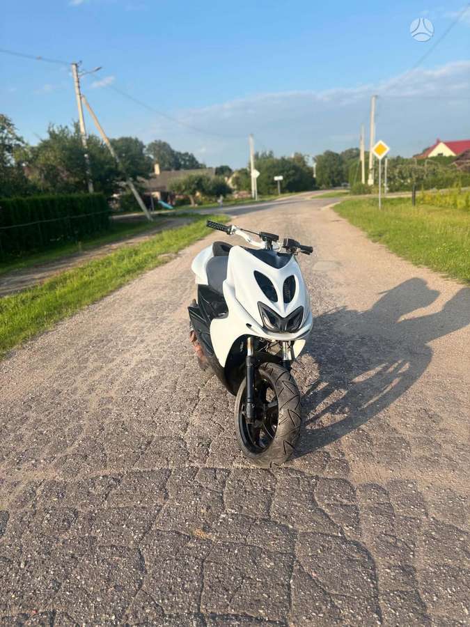 Yamaha Aerox 49cc, scooters / mopeds