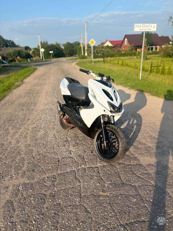 Yamaha Aerox 49cc, scooters / mopeds