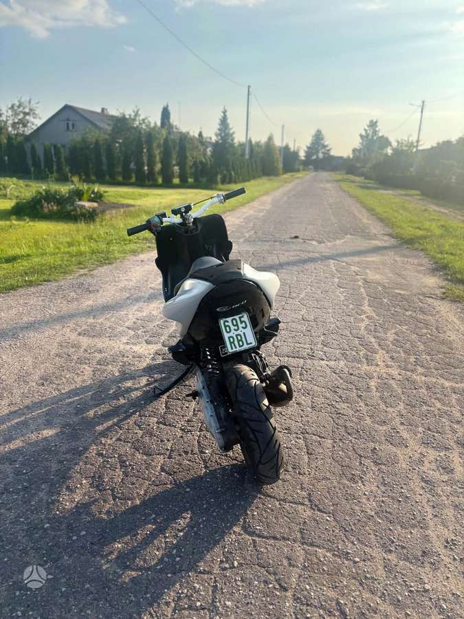 Yamaha Aerox 49cc, мотороллеры / мопеды