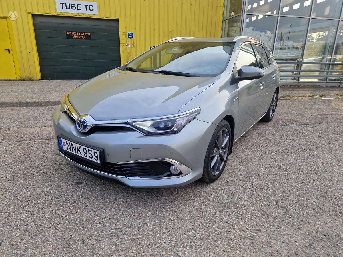 Toyota Auris - 1