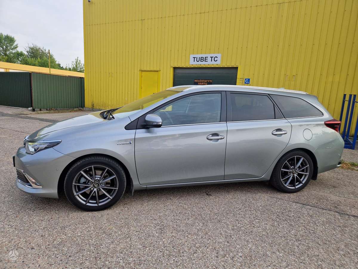 Toyota Auris - 2