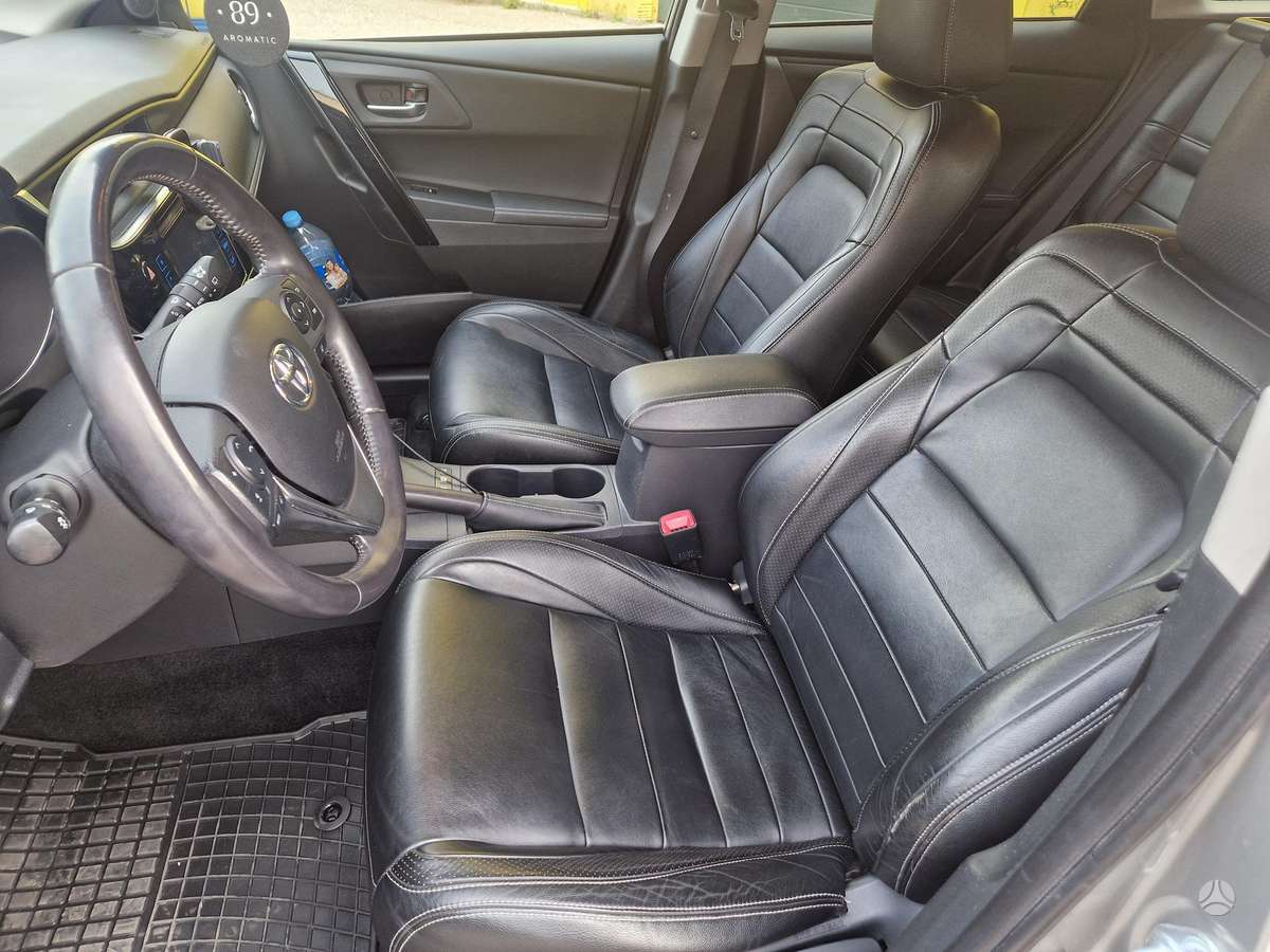 Toyota Auris - 10