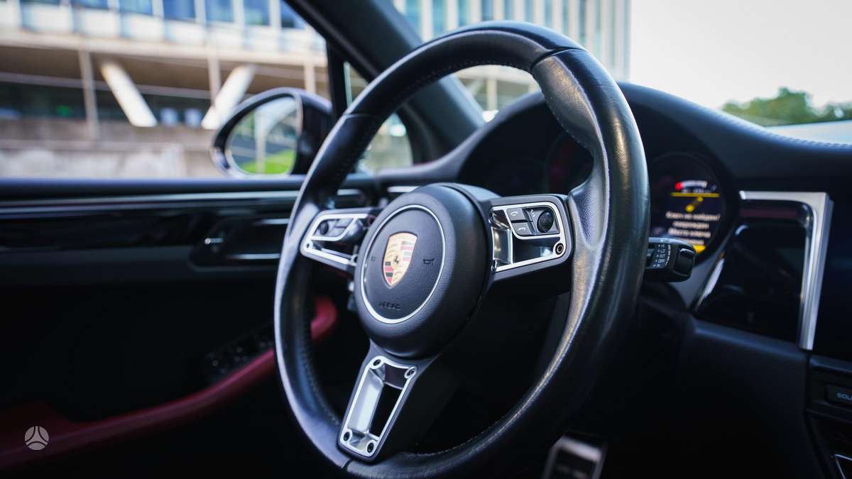 Porsche Macan - 11