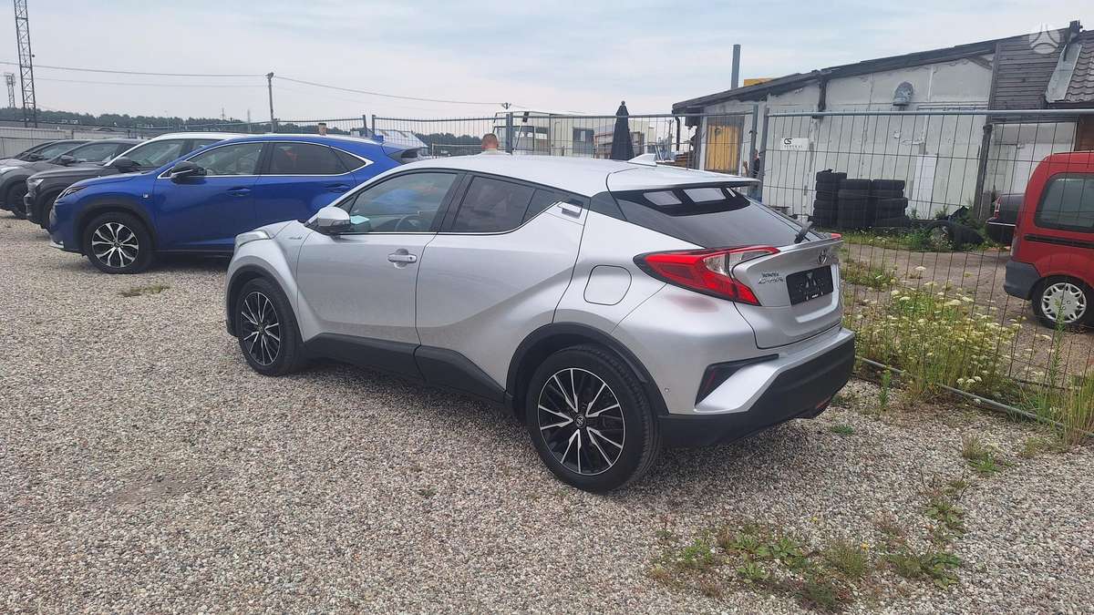 Toyota C-HR - 3