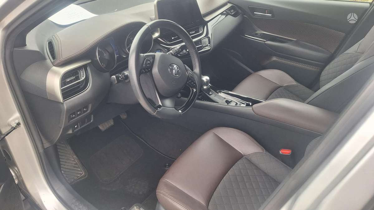 Toyota C-HR - 7