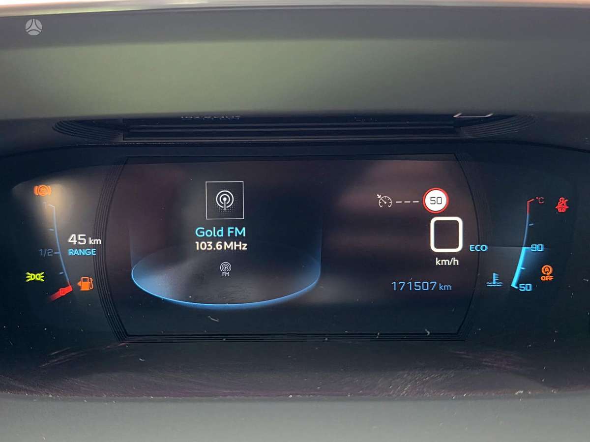 Peugeot 208, 1.2 l., hatchback