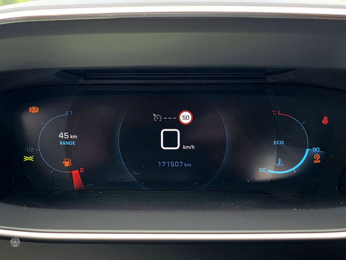 Peugeot 208, 1.2 l., hatchback