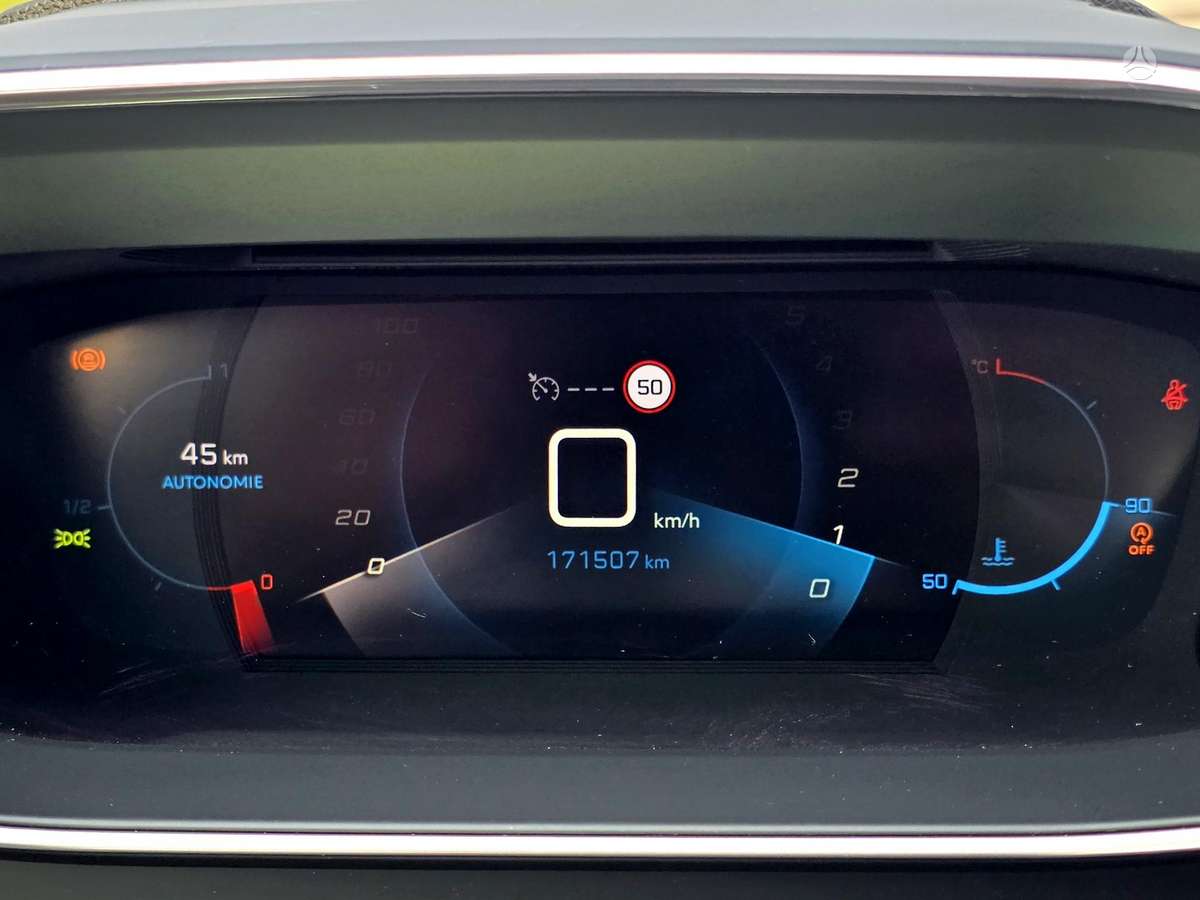 Peugeot 208, 1.2 l., hatchback
