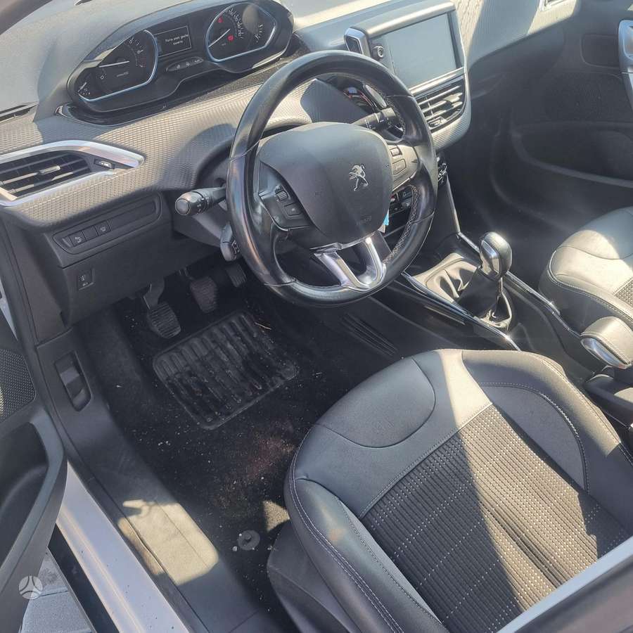 Peugeot 2008, 1.2 l., Универсал