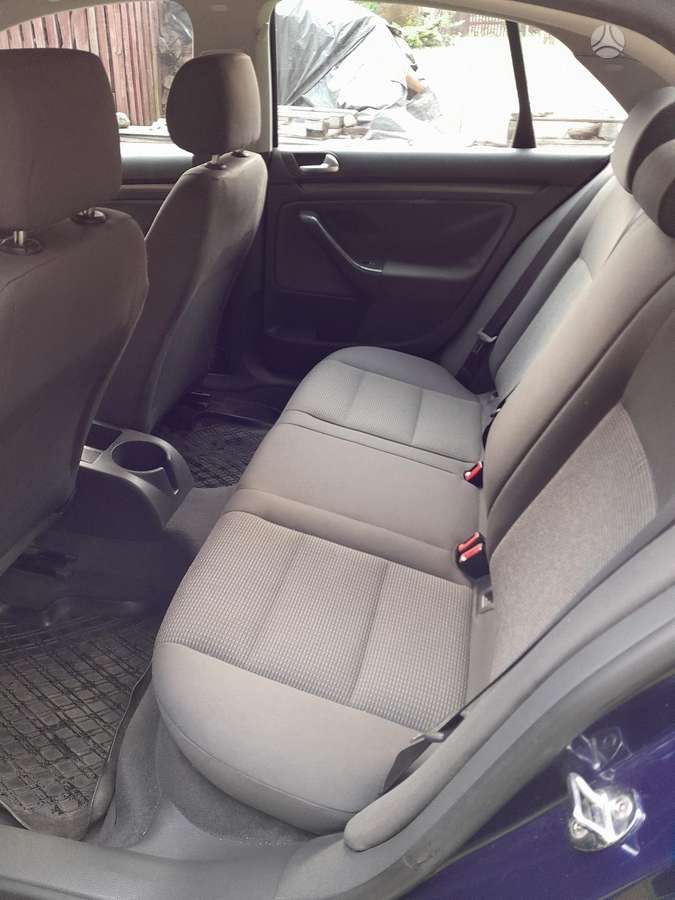Volkswagen Jetta - 3