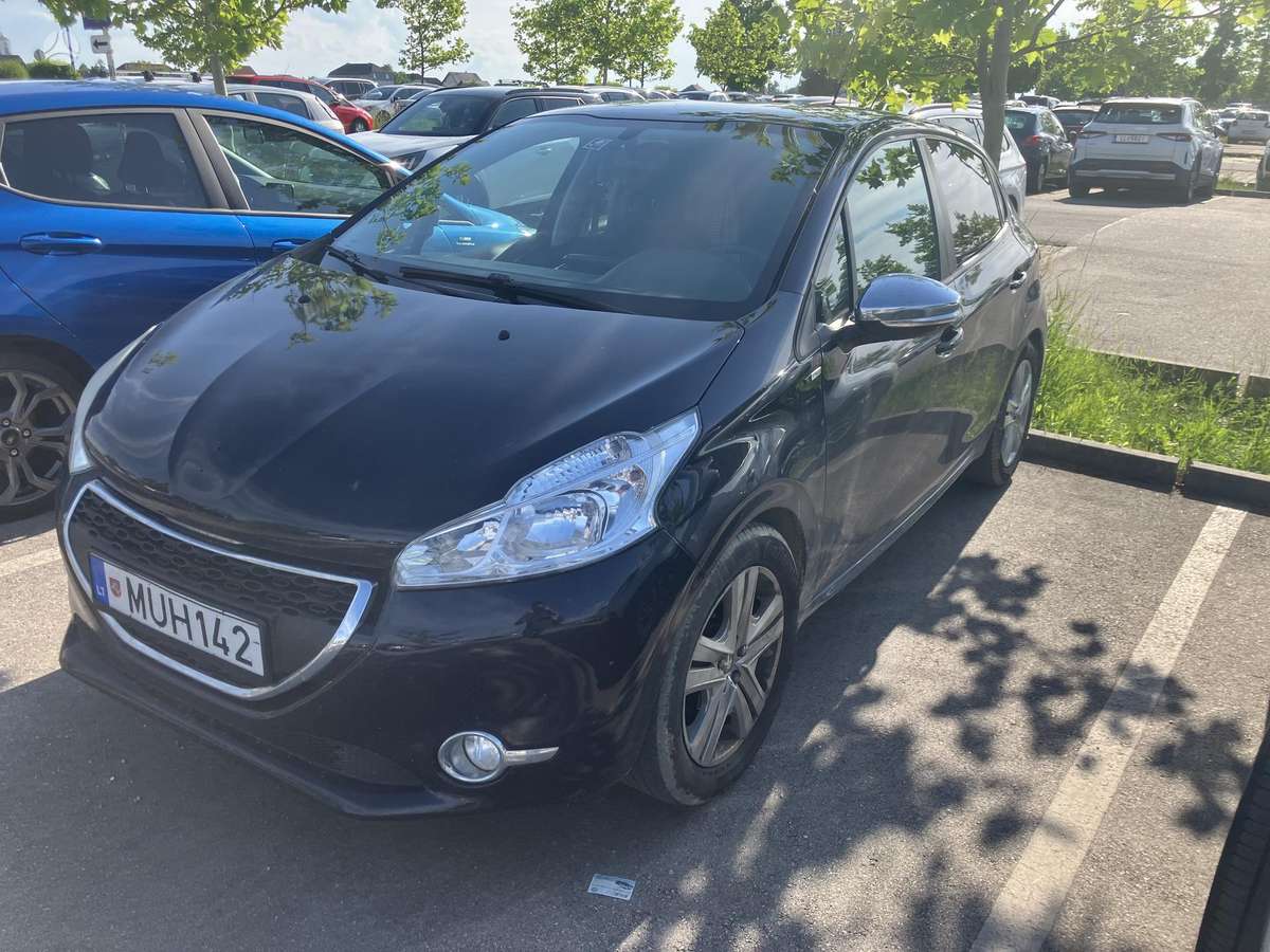Peugeot 208 - 1