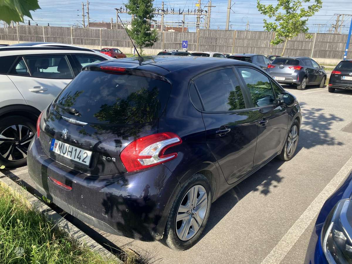 Peugeot 208 - 3