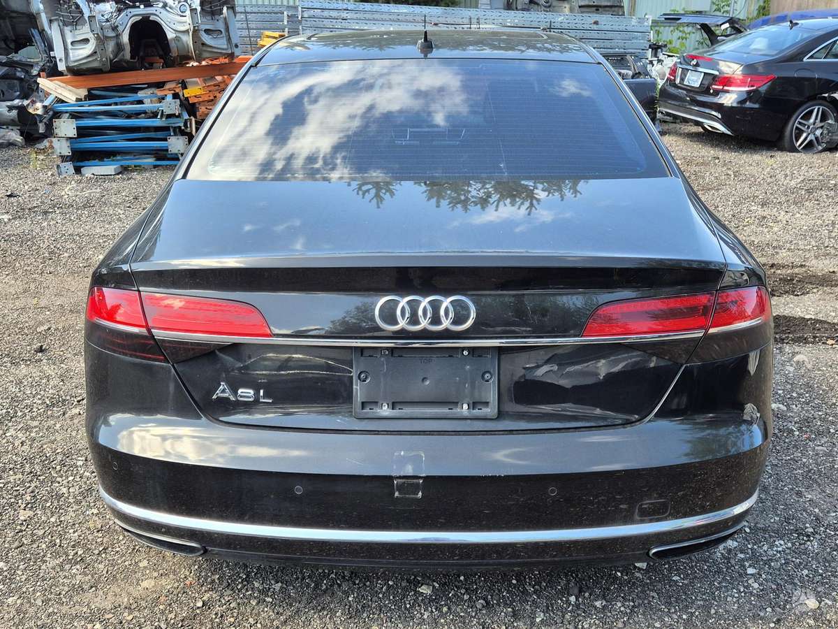 Audi A8, 3.0 l., Седан