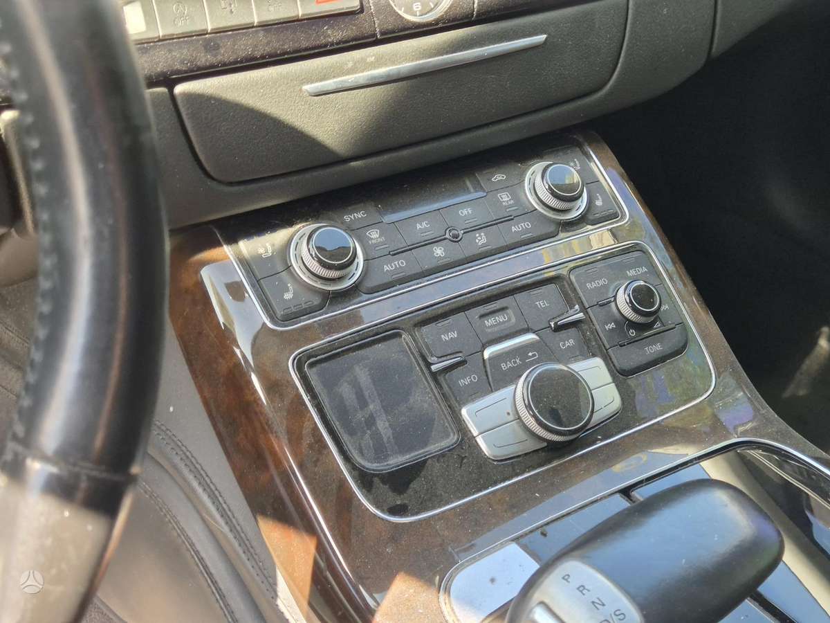 Audi A8, 3.0 l., Седан
