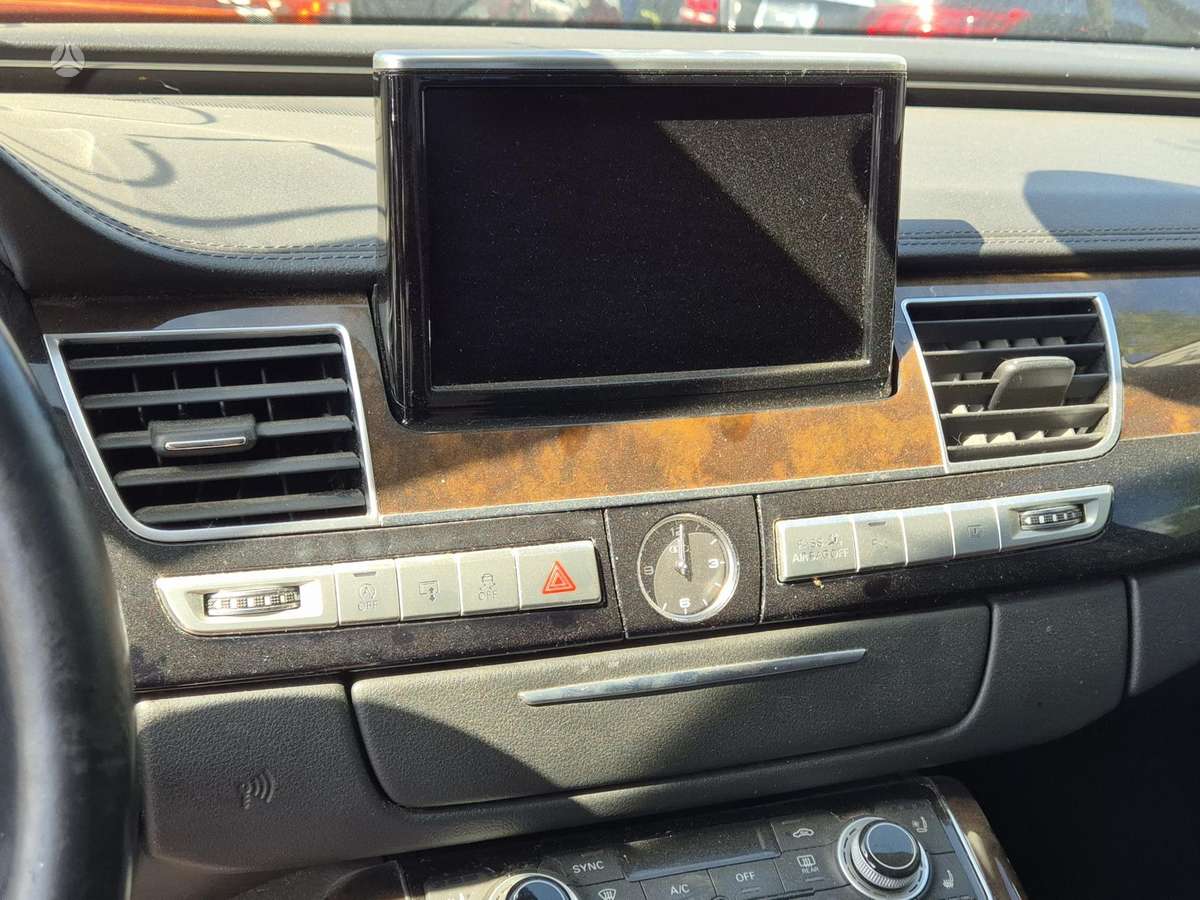 Audi A8, 3.0 l., Седан