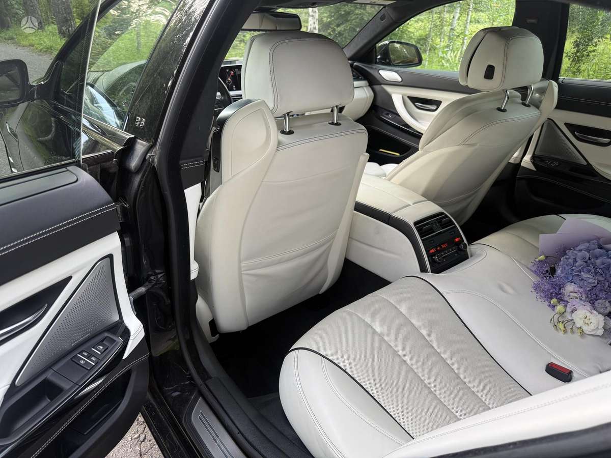 Alpina B6, 4.4 l., Седан
