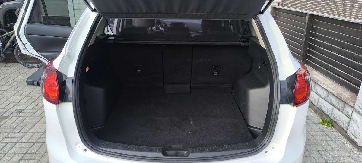 Mazda CX-5, 2.2 l., off-road / crossover