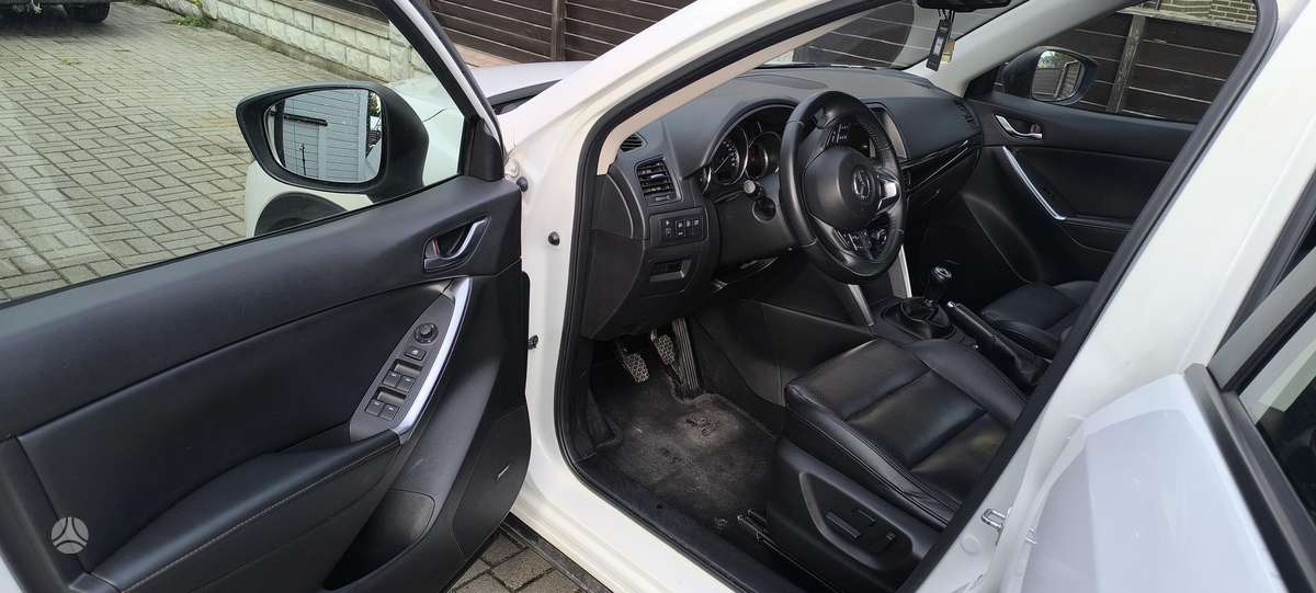 Mazda CX-5, 2.2 l., off-road / crossover