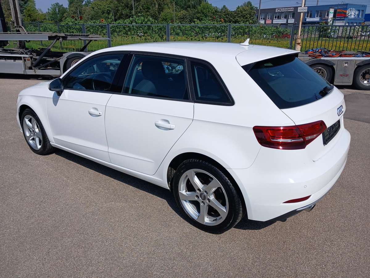 Audi A3, 1.0 l., Хэтчбек