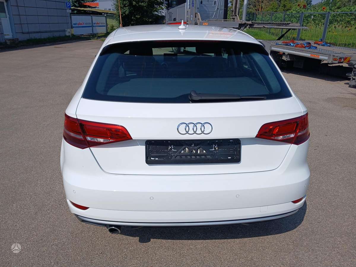 Audi A3, 1.0 l., Хэтчбек