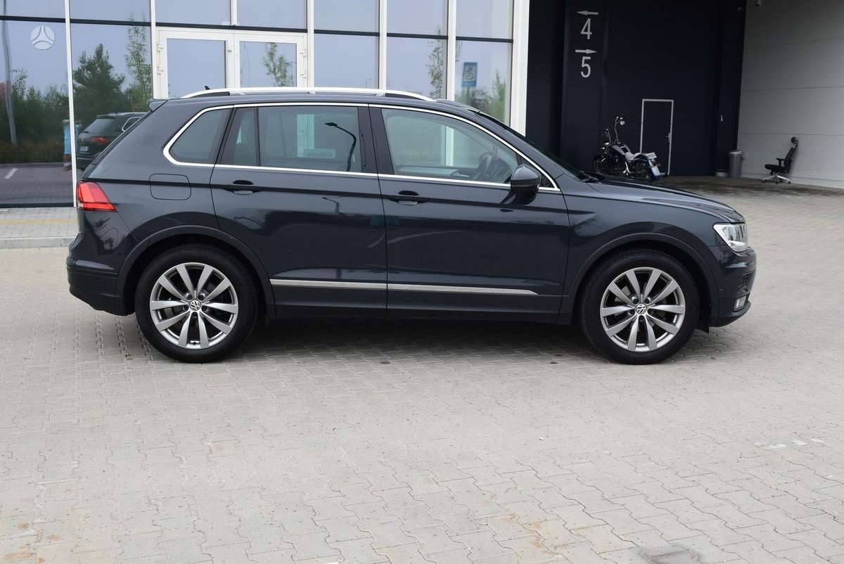 Volkswagen Tiguan - 8