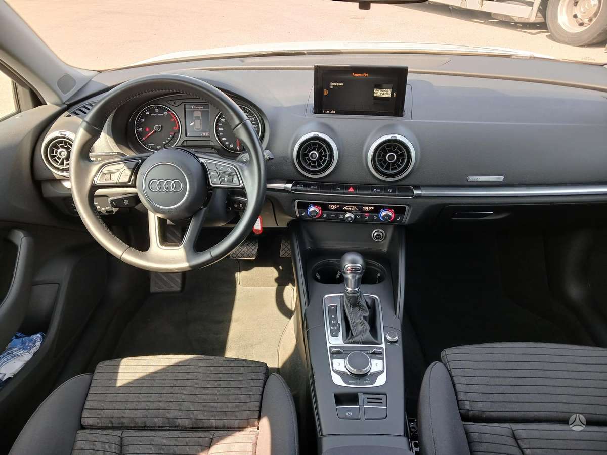 Audi A3, 1.0 l., Хэтчбек