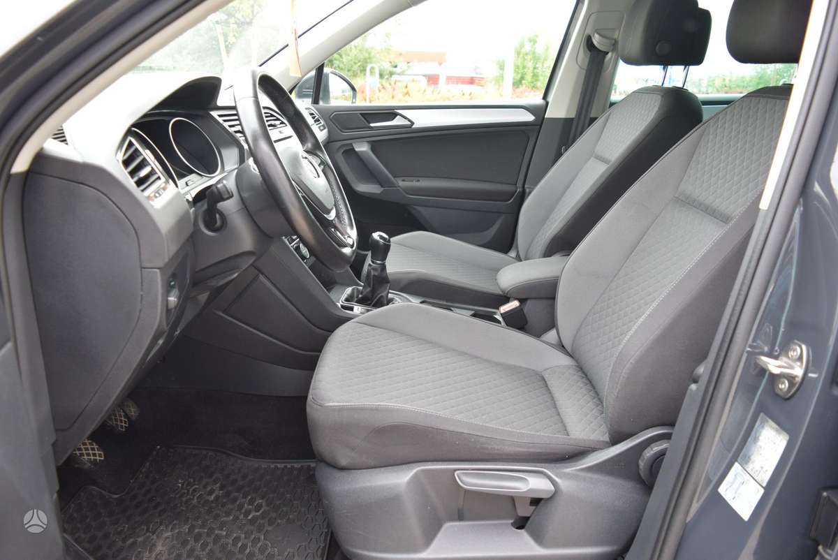 Volkswagen Tiguan - 9