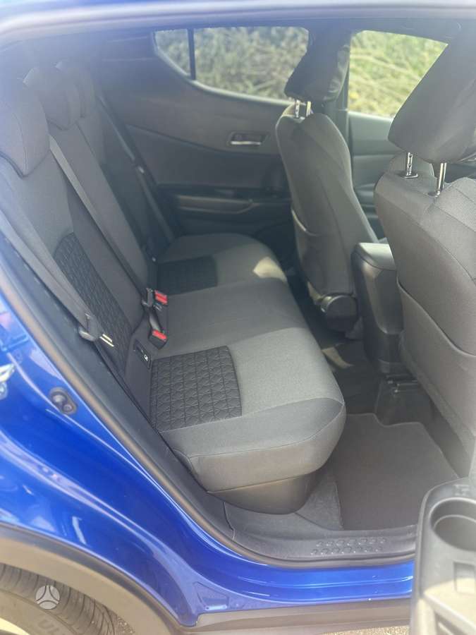 Toyota C-HR - 10