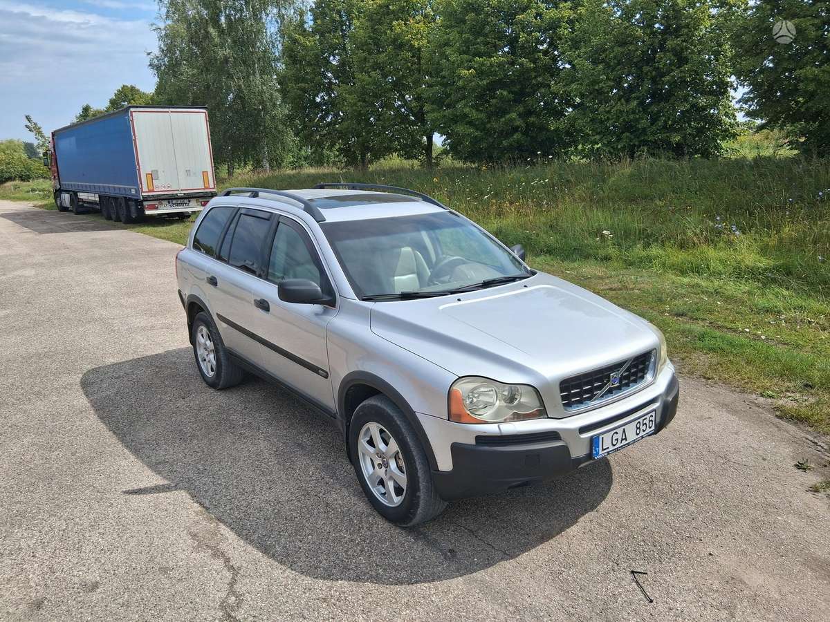 Volvo XC90 - 1