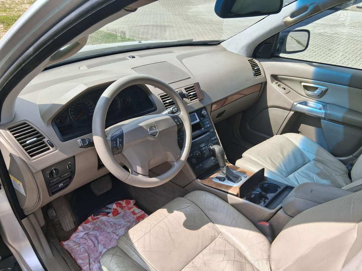 Volvo XC90 - 10