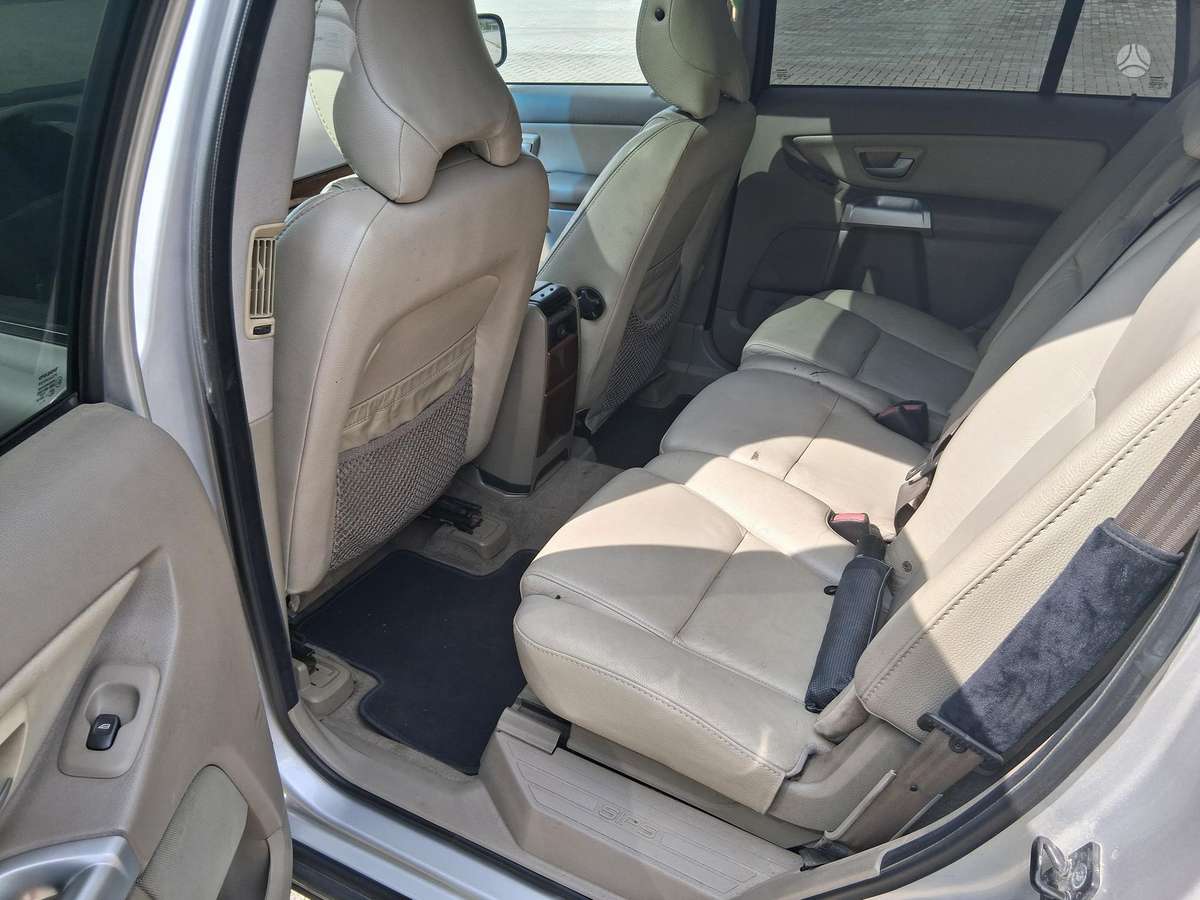 Volvo XC90 - 11