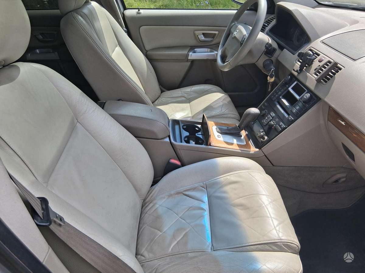 Volvo XC90 - 12