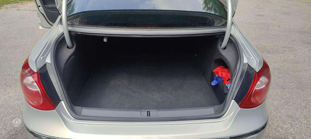 Volkswagen Passat CC - 1