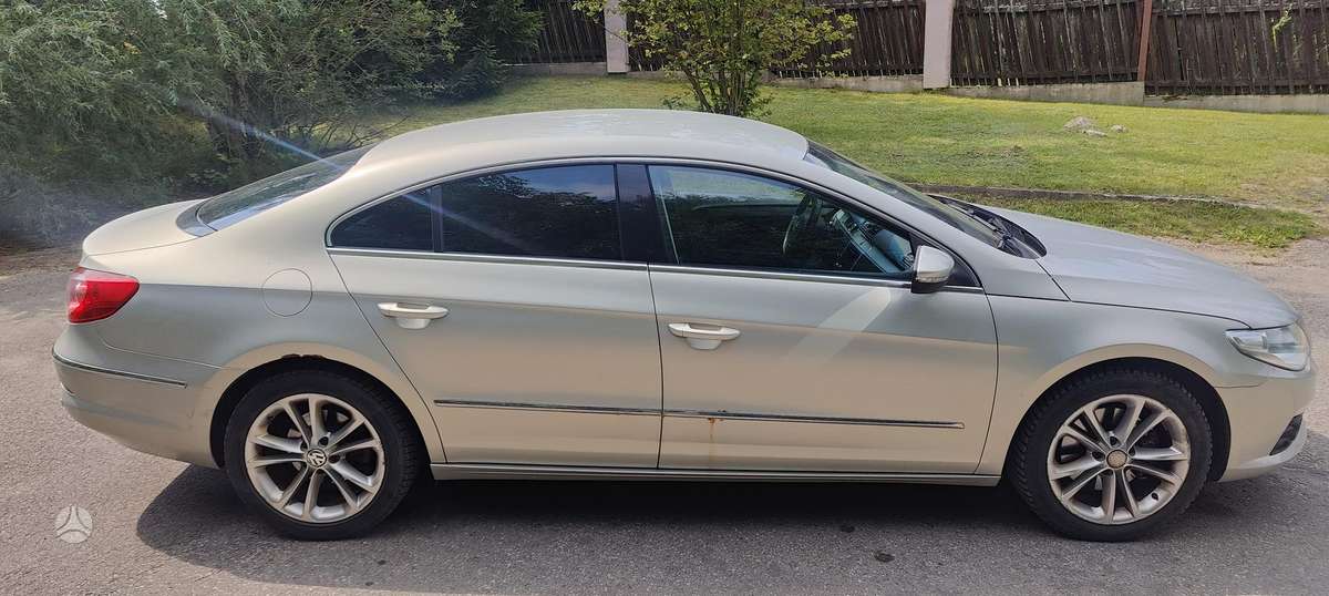 Volkswagen Passat CC - 12