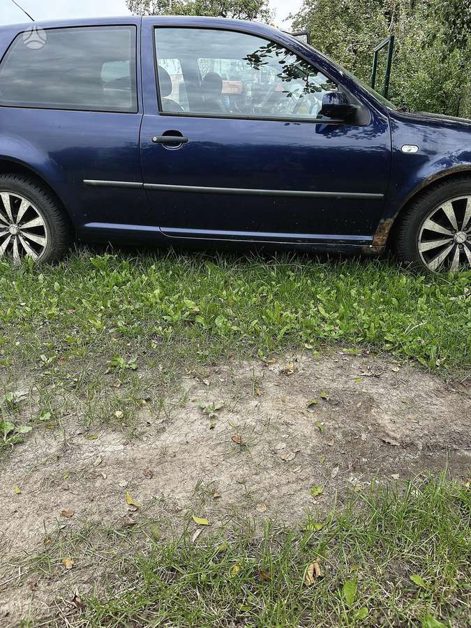 Volkswagen Golf - 4
