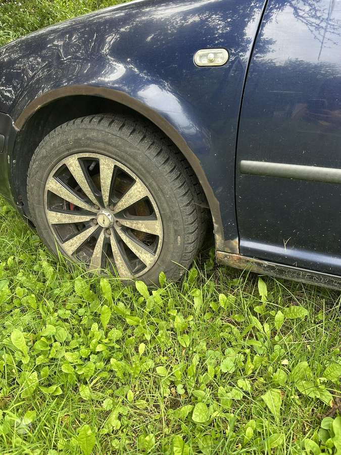 Volkswagen Golf - 6