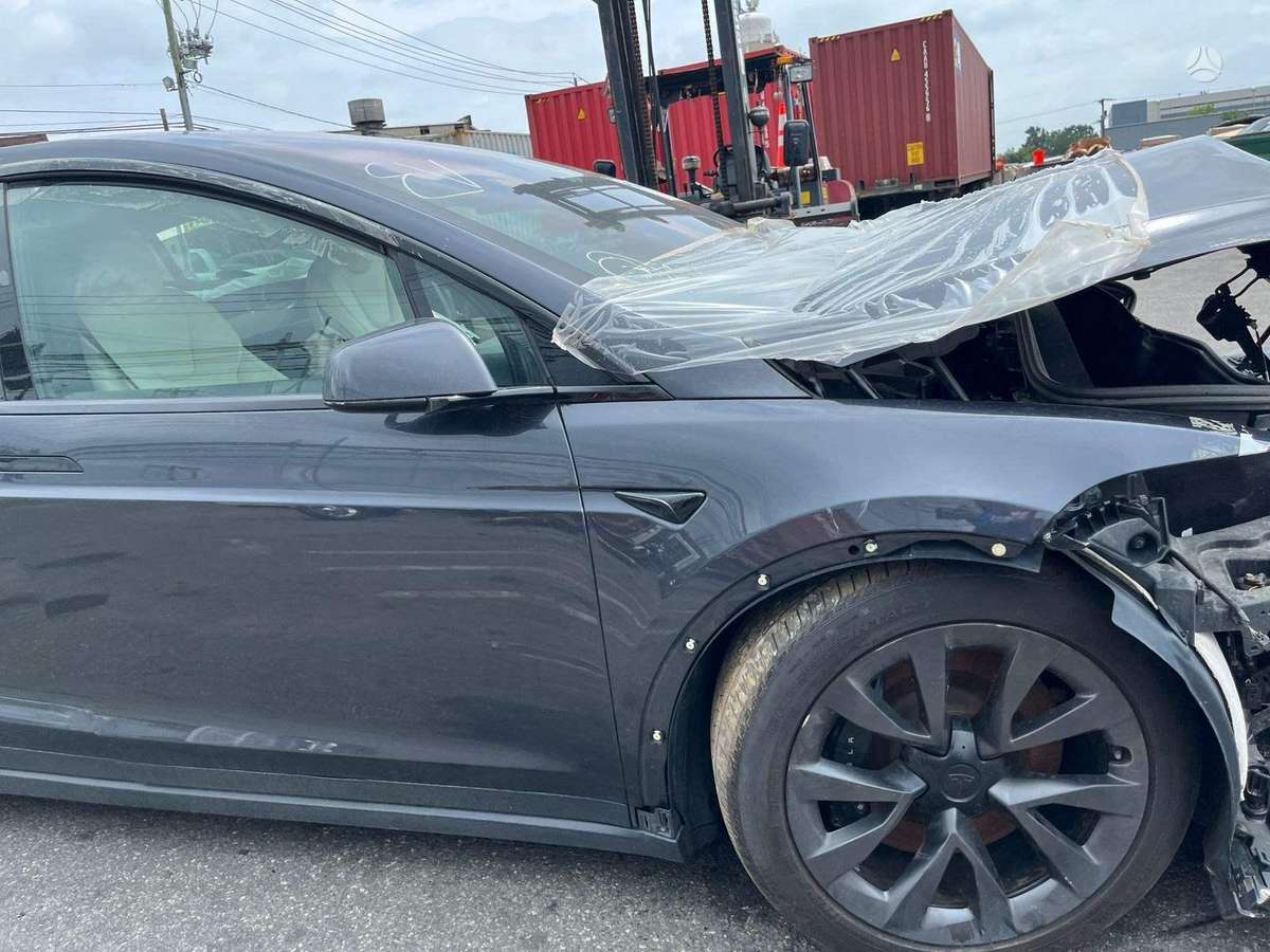 Tesla Model X, hatchback
