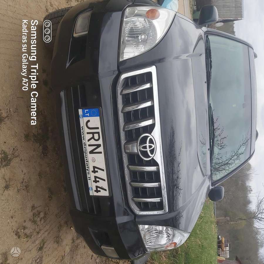 Toyota Land Cruiser - 2