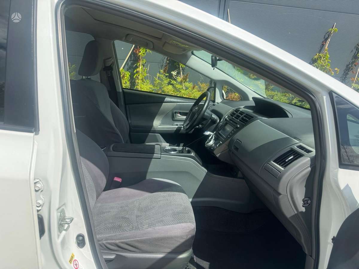 Toyota Prius+ - 6