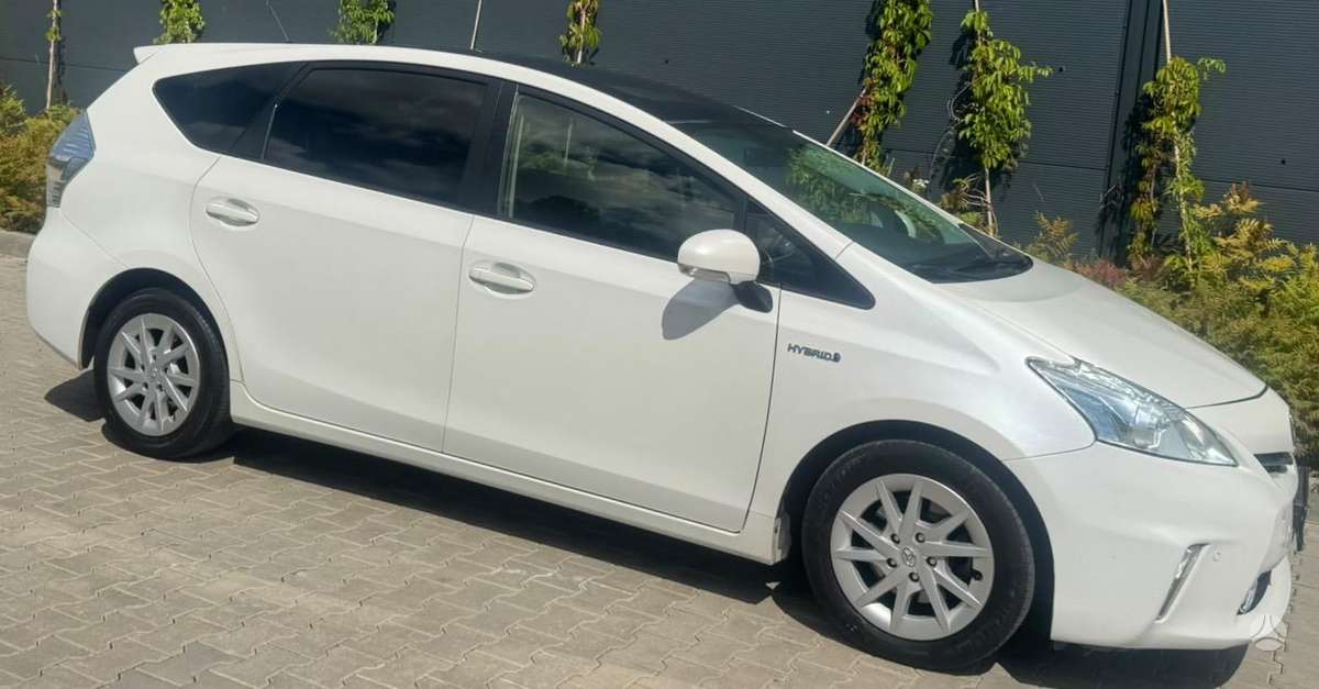 Toyota Prius+ - 1