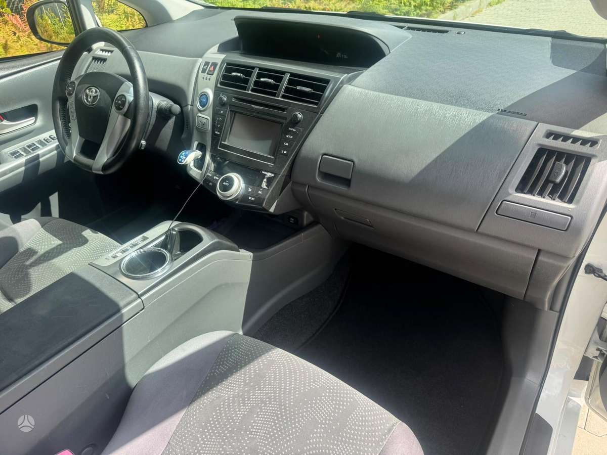 Toyota Prius+ - 8