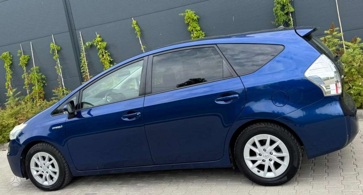Toyota Prius+ - 1