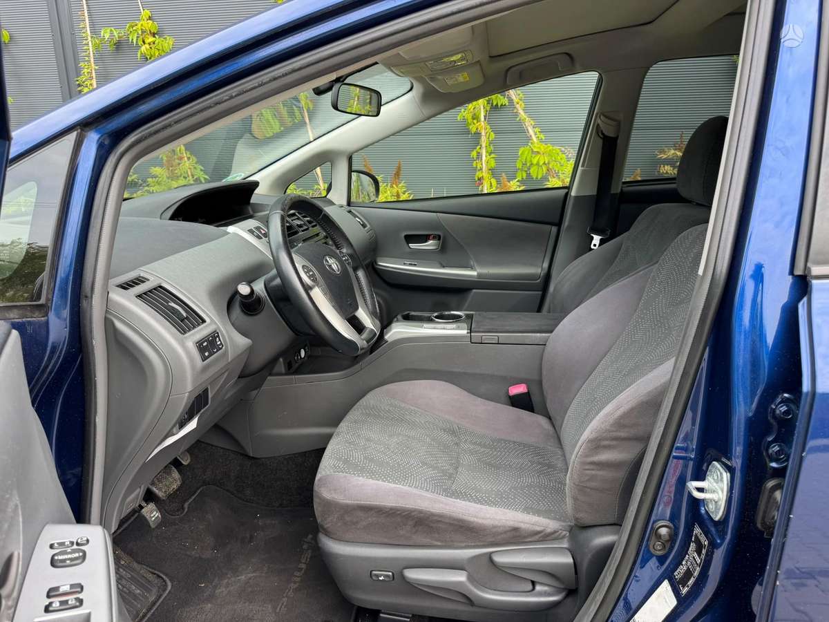 Toyota Prius+ - 12