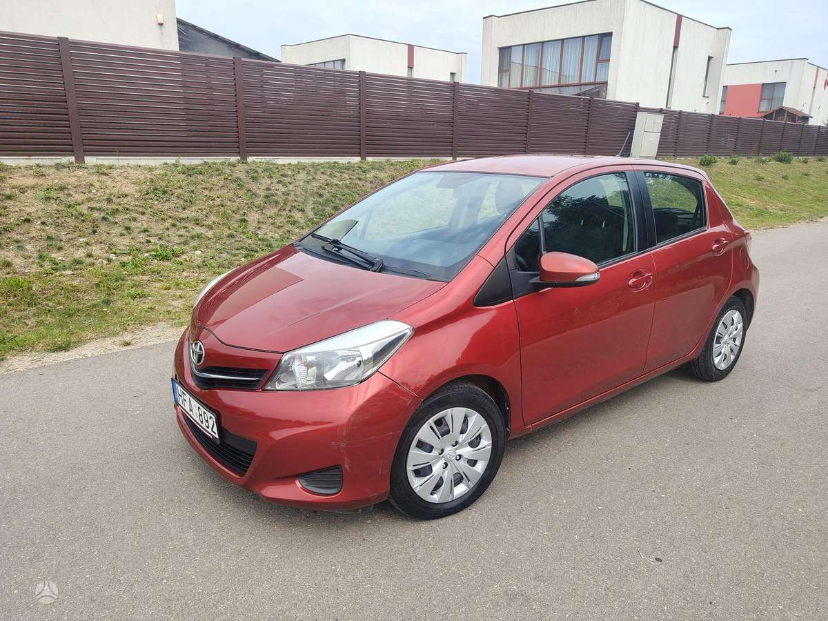 Toyota Yaris - 1